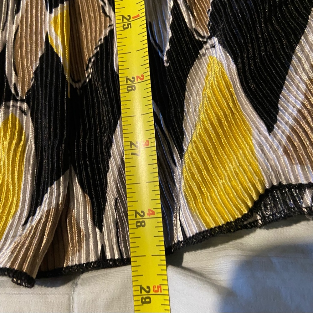 Women’s Geometric Print V-Neck Blouse in Black, Yellow & Gray - Picture 6 of 7
